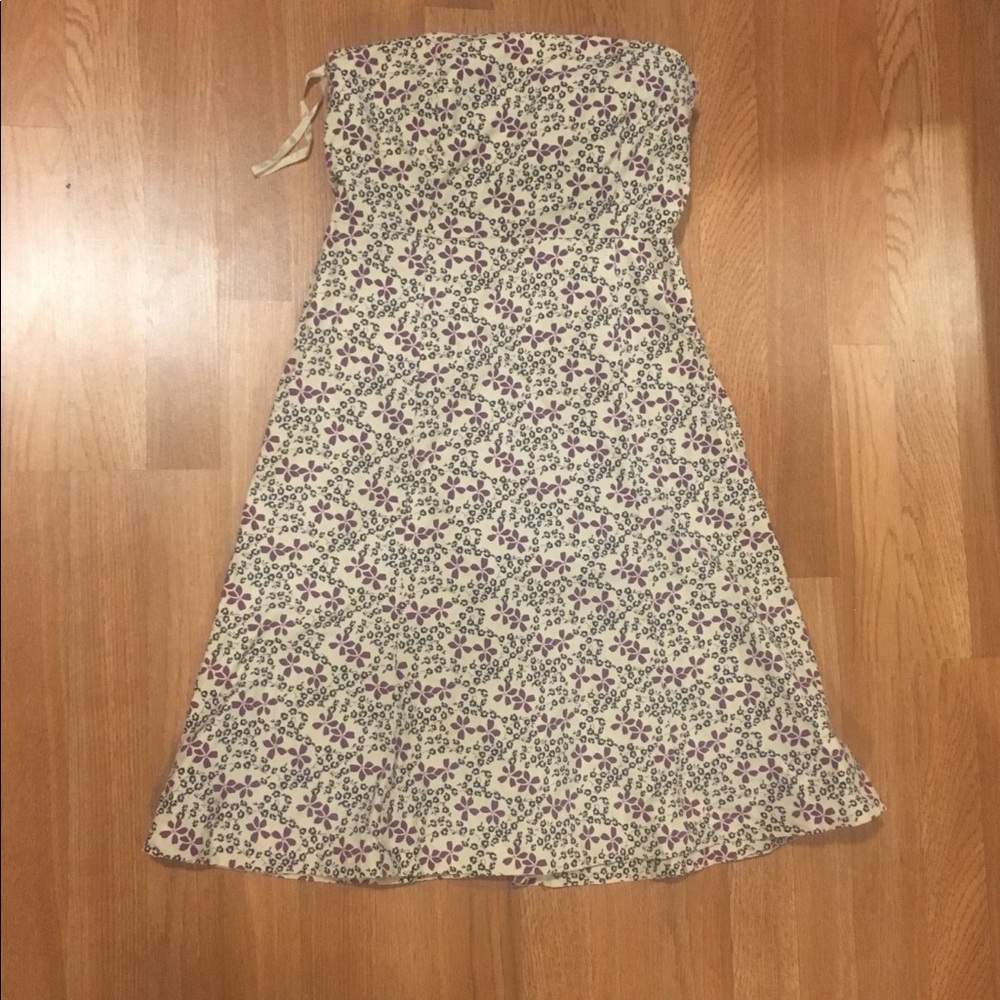 Adorable sleeveless floral tea length Gap dress .